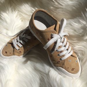 NWOB 🏷 RAG & BONE Sneakers